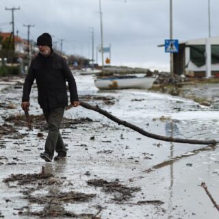 Εικόνες καταστροφής στη Λάρισα από την κακοκαιρία