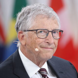 Μπιλ Γκέιτς: «Αναλαμβάνω την ευθύνη» για τις επαφές με τον Έπστιν