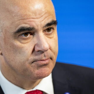 Στην Ελλάδα ο Αλέν Μπερσέ - Ποια θέματα θα συζητήσει κατά την παραμονή του