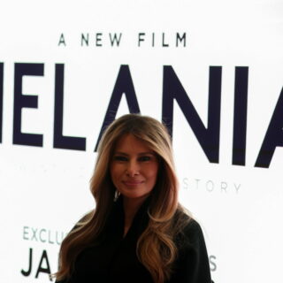 Καλλιτέχνες μπλοκάρουν το «Melania» από τη μουσική τους