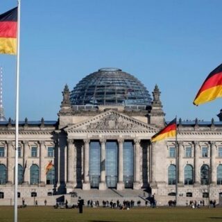 Η πλειοψηφία των Γερμανών τάσσεται υπέρ των απευθείας συνομιλιών Φρ. Μερτς - Βλ.Πούτιν για τον τερματισμό του πολέμου στην Ουκρανία