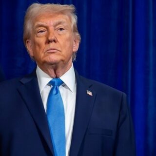 Ο Ντ. Τραμπ διέταξε τις αμερικανικές ένοπλες δυνάμεις να προμηθεύονται ηλεκτρική ενέργεια από εργοστάσια που καίνε άνθρακα