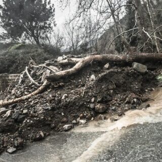 Υποχώρησε επαρχιακός δρόμος στα Τζουμέρκα