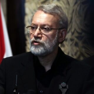 Αλί Λαριτζανί: Η Τεχεράνη θα δώσει σε ΗΠΑ και Ισραήλ ένα 