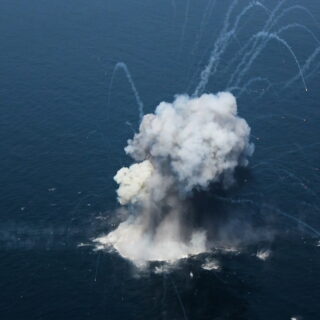Έως και 6 μήνες για την απομάκρυνση των ναρκών από τα Στενά του Ορμούζ
