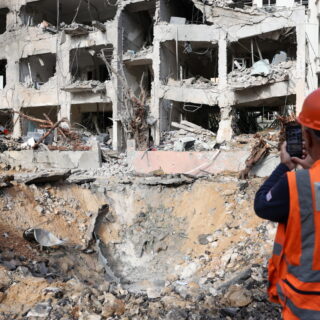 Ομοβροντία βαλλιστικών πυραύλων από το Ιράν στο Τελ Αβίβ