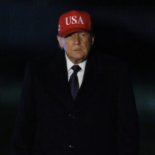 Νέες απειλές Τραμπ κατά του Ιράν: Το «μεγάλο κύμα» δεν έχει έρθει ακόμα