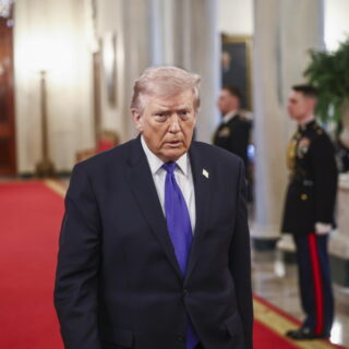 Ντόναλντ Τραμπ: «Πολύ αργά» για συνομιλίες με το Ιράν