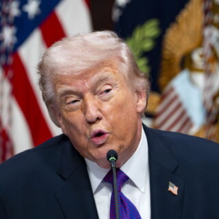 Ντόναλντ Τραμπ: «Χάσιμο χρόνου» μια χερσαία επίθεση των ΗΠΑ στο Ιράν