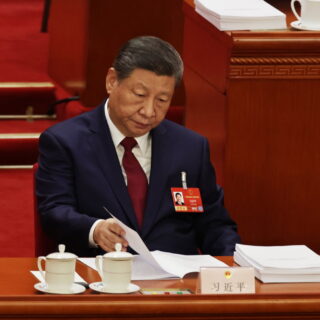 Η Κίνα «παγώνει» τις εξαγωγές πετρελαίου