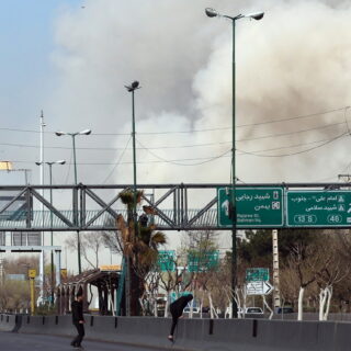 Το Ιράν κατηγορεί το Ισραήλ και τις ΗΠΑ ότι στοχοθετούν εσκεμμένα ζώνες αμάχων