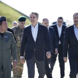 Κύπρος: Επίσκεψη Μητσοτάκη - Χριστοδουλίδη στη φρεγάτα «Κίμων»