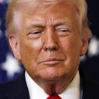 Ο Ντόναλντ Τραμπ πιστεύει ότι το Ιράν βρίσκεται «στα πρόθυρα της παράδοσης»