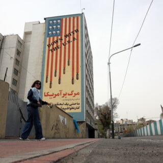 Το Ιράν λέει ότι δεν υπάρχουν άμεσες ή έμμεσες συνομιλίες με τις ΗΠΑ