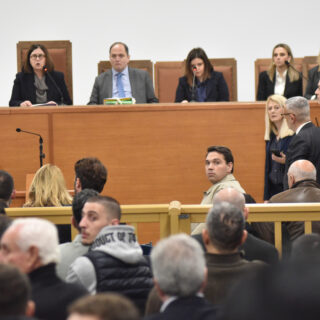 Δίκη για τα Τέμπη: Να συνεχιστεί η διαδικασία, προτείνει η εισαγγελέας