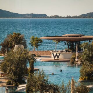 Η νέα σεζόν στο W Costa Navarino επαναπροσδιορίζει το μεσογειακό lifestyle