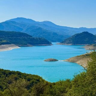 Συνεχίζει να ανεβαίνει η στάθμη του Μόρνου. Εξαφανίστηκαν τα σπίτια του «βυθισμένου» χωριού Κάλλιο