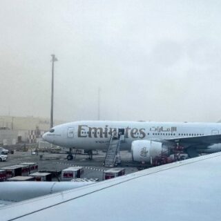 Τα ΗΑΕ κλείνουν προληπτικά τον εναέριο χώρο τους