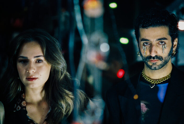 ΔΙΛΗΜΜΑΤΑ: Η Billie Kark και ο Ody Icons με ανήμερα τραγούδια και διονυσιακές συναντήσεις