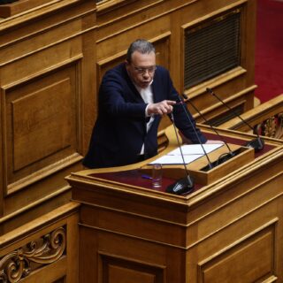 Σωκράτης Φάμελλος: «Εκβιαζόμενος και διαπλεκόμενος ο πρωθυπουργός»