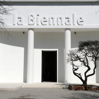 Η Μπιενάλε της Βενετίας δεν θα βραβεύσει καλλιτέχνες από χώρες που κατηγορούνται για εγκλήματα πολέμου