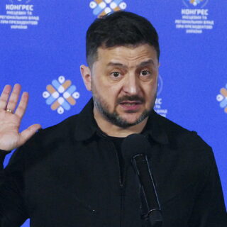 Ζελένσκι: Η Ουκρανία θα τηρήσει τη διήμερη εκεχειρία που ανακοίνωσε ο Πούτιν