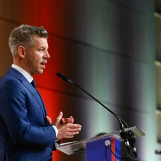 Ουγγαρία: Βρυξέλλες και Μόσχα «μετρούν» τα πρώτα βήματα του Μαγιάρ