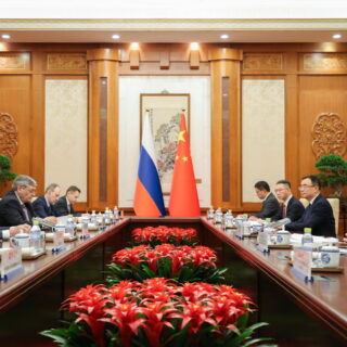 Επίσκεψη Λαβρόφ στο Πεκίνο – Συνάντηση με τον Σι Τζινπίνγκ