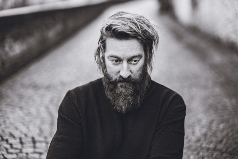 Joep Beving: «Με ελκύει η σιωπή και η μουσική είναι ο τρόπος για να την ακούσουμε»