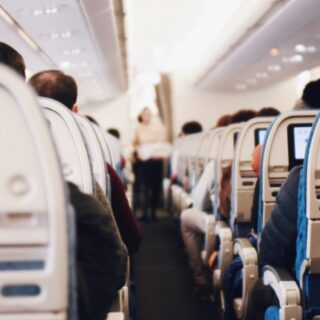 Γυναίκα γέννησε την κόρη της κατά τη διάρκεια πτήσης στις ΗΠΑ