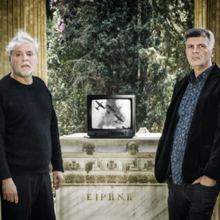 Πρώτες φωτογραφίες από την «Ειρήνη» του Νίκου Καραθάνου και του Φοίβου Δεληβοριά