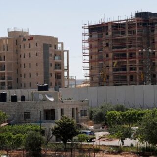 Το Ισραήλ εγκρίνει την ανέγερση άλλων 34 οικισμών στην κατεχόμενη Δυτική Όχθη