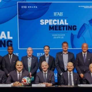 Η IFAB ενέκρινε ομόφωνα την επιβολή κόκκινης κάρτας σε παίκτες που καλύπτουν το στόμα τους σε στιγμές αντιπαράθεσης