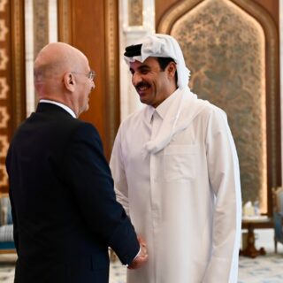 Συνάντηση Δένδια με τον Εμίρη του Κατάρ