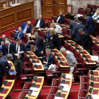 Σύσταση Εξεταστικής για υποκλοπές: Αποχώρησαν ΠΑΣΟΚ, ΣΥΡΙΖΑ, ΚΚΕ από τη συζήτηση