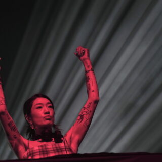 Ο νέος καλοκαιρινός ύμνος της Peggy Gou είναι ένα κάλεσμα προς το dancefloor