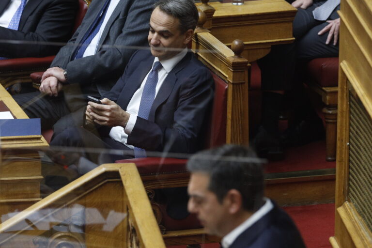 Η «ψαλίδα» κλείνει, το παιχνίδι ανοίγει