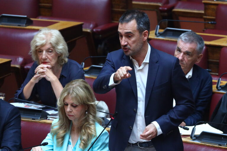 Κόμματα στα πρόθυρα νευρικής κρίσης