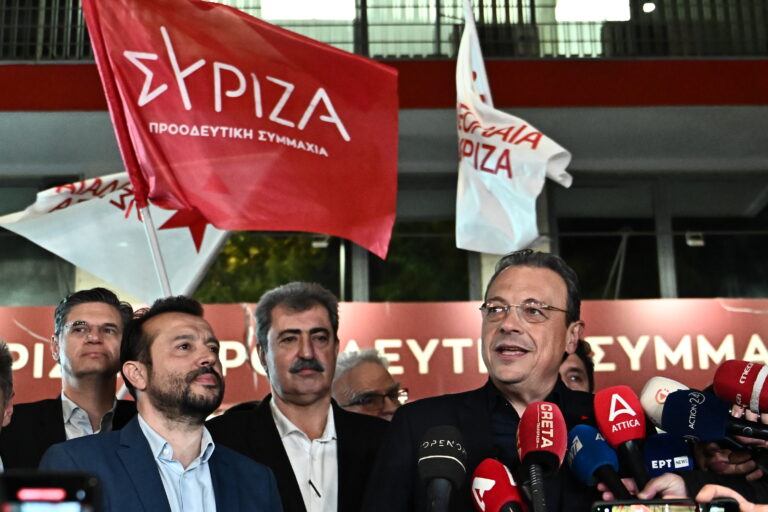 Γύρω γύρω όλοι και στη μέση ο Σωκράτης...