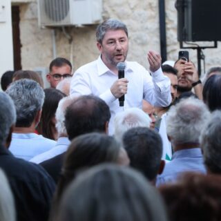 Αντεπίθεση ΠΑΣΟΚ σε Τσίπρα με όπλο το πρόγραμμα