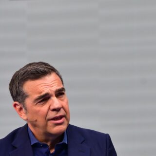 Ο Τσίπρας κόβει τις γέφυρες με ΣΥΡΙΖΑ και ΠΑΣΟΚ
