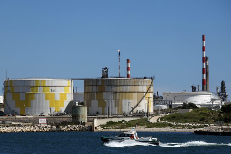 Πώς οι πετρελαϊκές εταιρείες θησαυρίζουν ενώ ο πλανήτης γίνεται επικίνδυνα θερμότερος