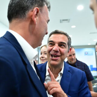 Περιμένοντας το πράσινο φως της ΕΛΑΣ