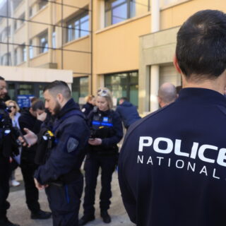 Άνδρας επιτέθηκε με μαχαίρι σε τρεις γυναίκες στο Παρίσι