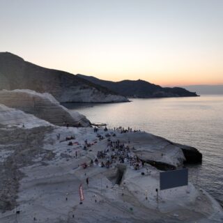 Οι Κιμωλίστες στο ΚΛΙΚ: Γνωρίστε την ομάδα πίσω από τις ομορφότερες σινε-προβολές στις Κυκλάδες