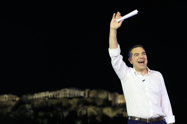 Αργεί να ανοίξει η πόρτα της Αμαλίας