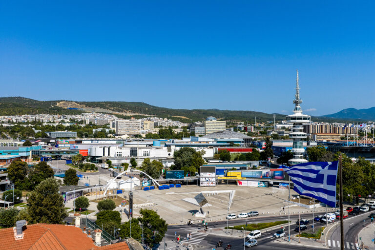 Το καυτό σαββατοκύριακο, ο Τσίπρας άναψε φωτιές, οι συσκέψεις στο ΠΑΣΟΚ, η νευρικότητα στο ΧΑ, το  σπριντ της ΔΕΗ και μια ενδιαφέρουσα μονομαχία
