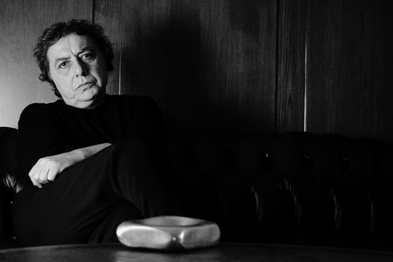Διονύσης Χαριτόπουλος: Ο «αντάρτης των λέξεων» μέσα από τα λόγια του