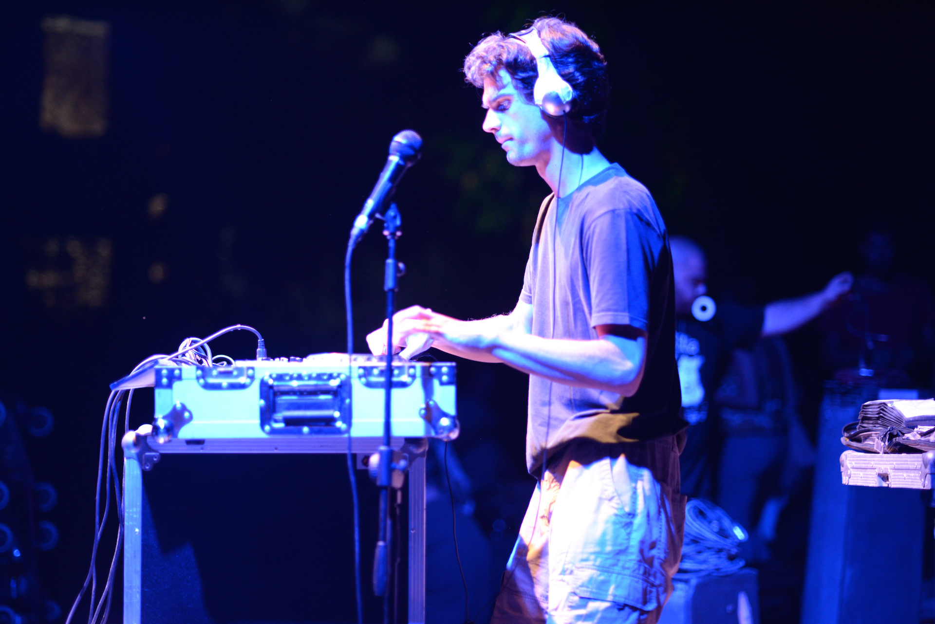 Το dj set του Blue Lagoon (Κορμοράνος) μετέτρεψε τα Παλιά Βλαχάτα σε ένα ονειρικό dancefloor μέχρι το πρωί.