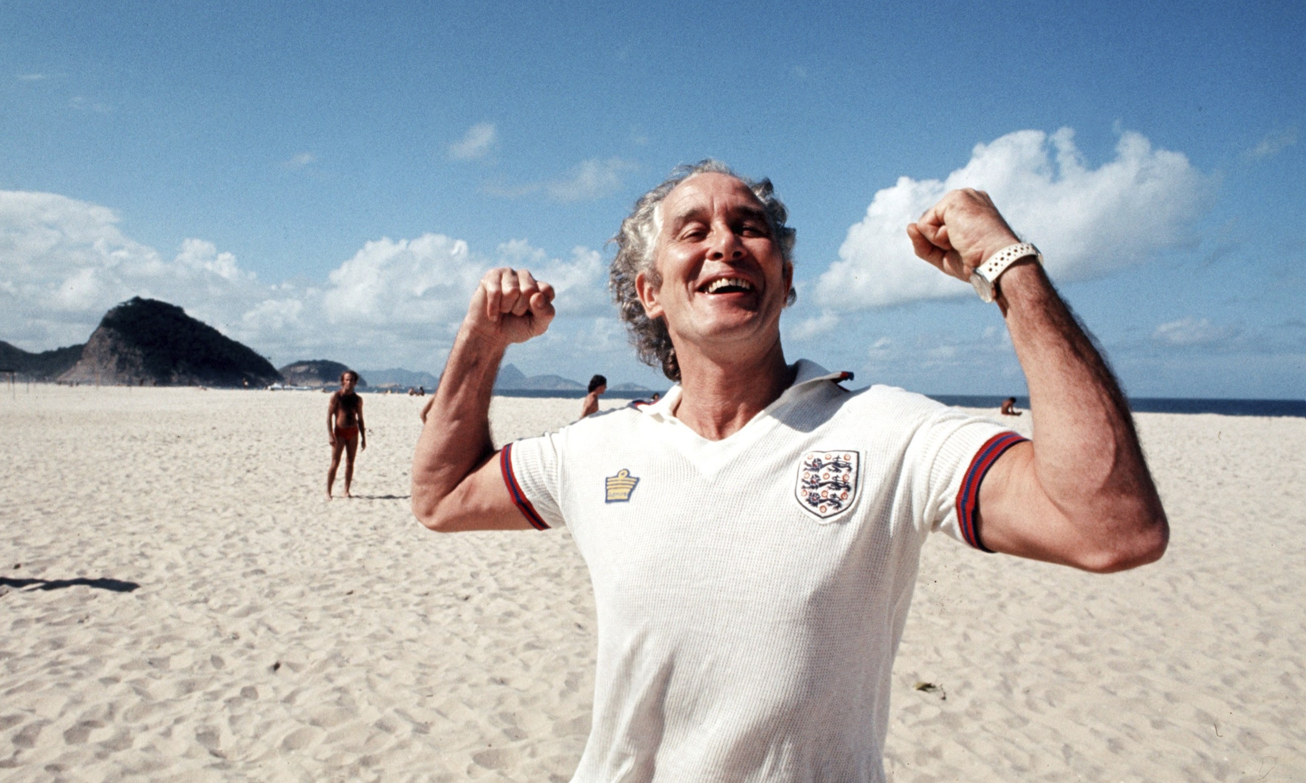 Ronnie Biggs posing on Copacabana beach